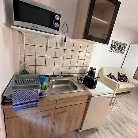 Monteurzimmer 1 - Little Afrika Apartmán *